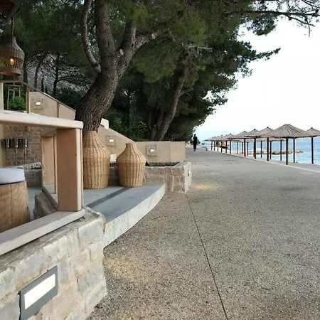 Dalmatia Апартаменты *